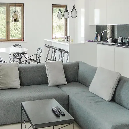 Three-bedroom In 公寓