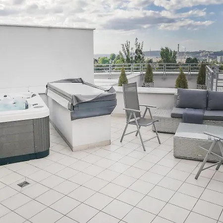公寓 Three-bedroom In